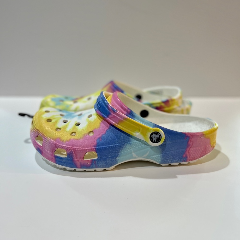 Crocs Classic Tie-Dye Graphic Clog Size Men's 10 Women's 12 Multi